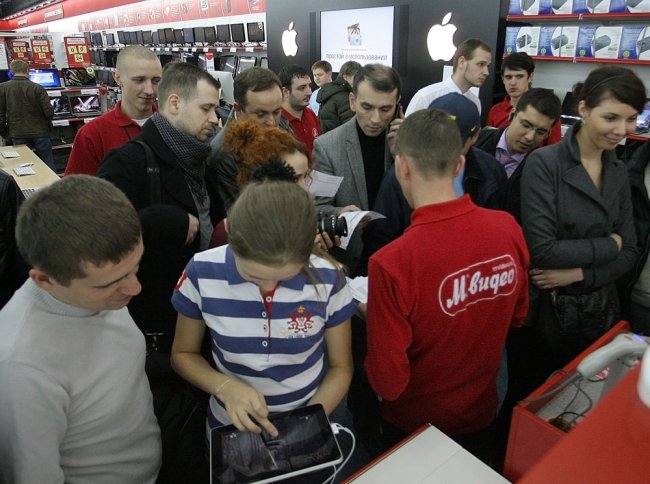 Продажи планшетных компьютеров iPad стартовали в России